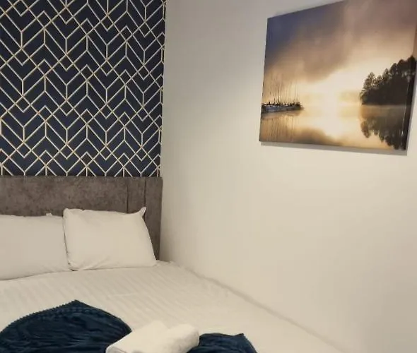 3 Eyre Square Lane * Galway