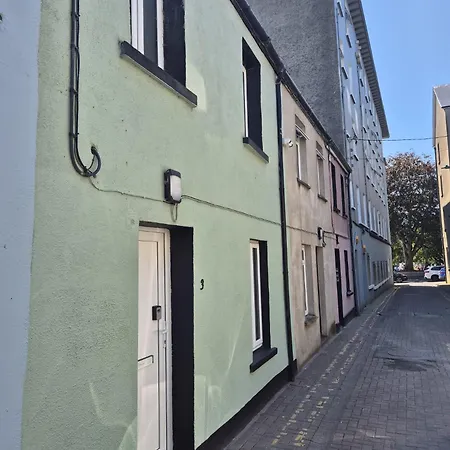 3 Eyre Square Lane *
