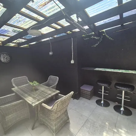 3 Eyre Square Lane * Galway